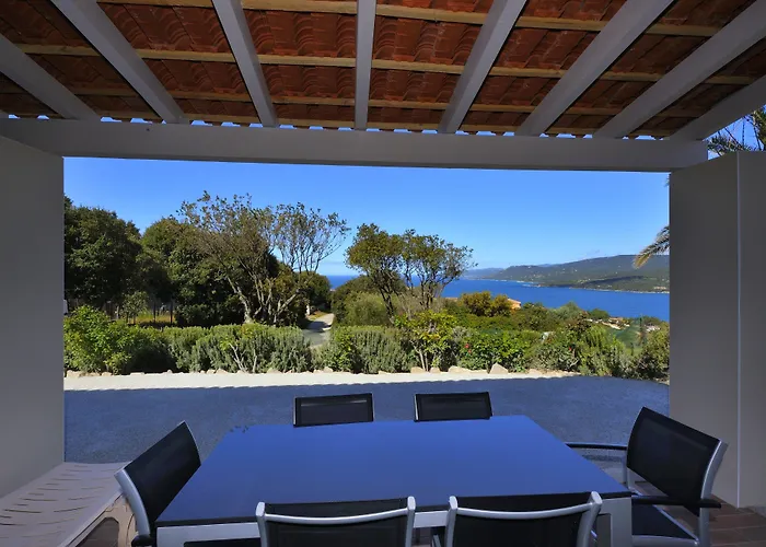 شقة فندقية Aria Marina 4*