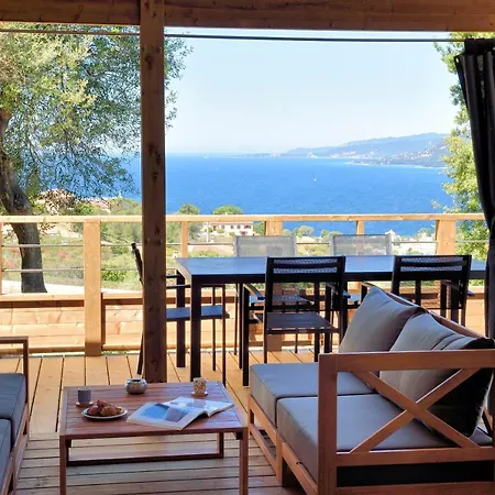 Lägenhetshotell & Aria Marina 3*