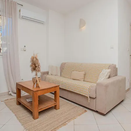 & Aria Marina Aparthotel 3*