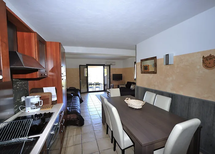 Aparthotel Aria Marina 4*