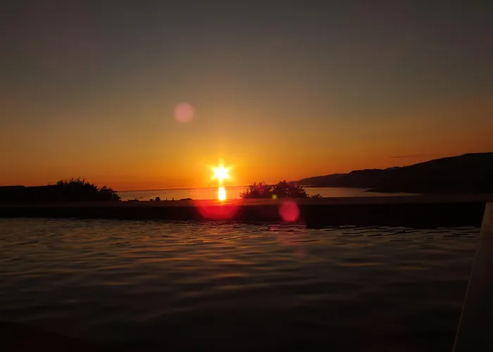 Aria Marina Aparthotel 4*